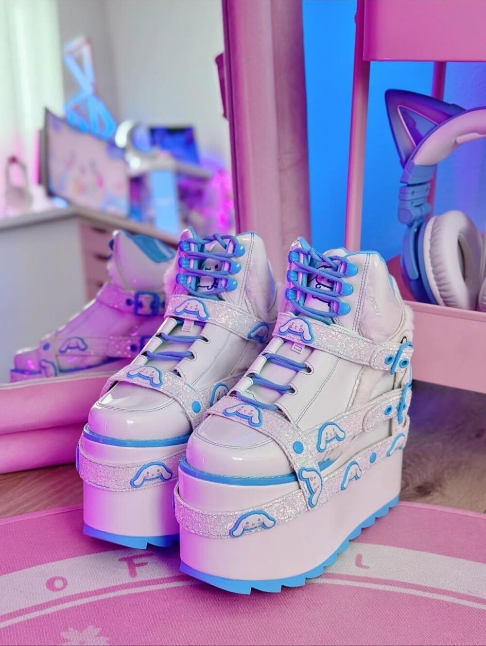New Cinnamoroll Platform Boots by YRU in Women's Size US 11